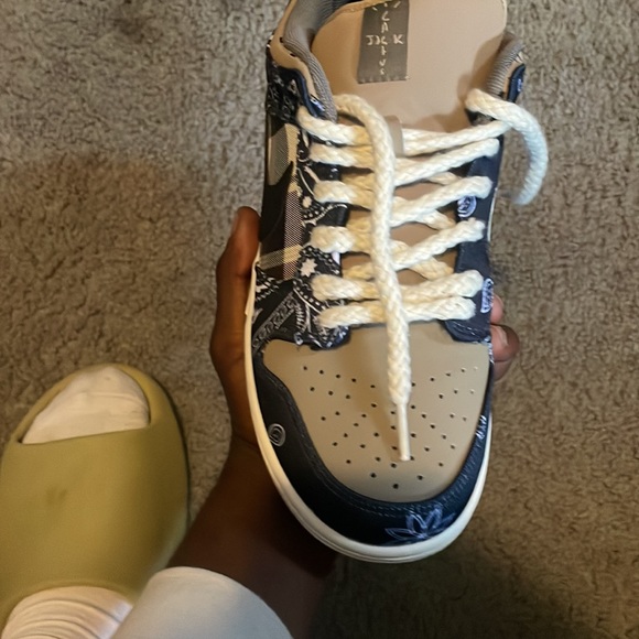 Selling cactus jack dunk lows main image 4